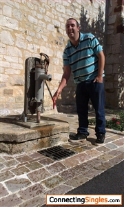 found a water pump in france that works