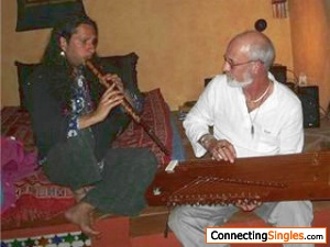 Playing tampura with one of the best double flute players on the planet.A joyful moment!