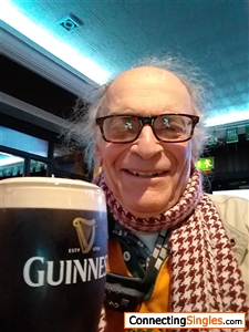 First Guinness in Ireland, Durty Nelly's, Bunratty, June 2018