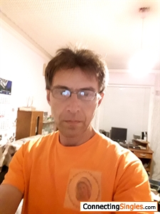 I wear glasses - for reading ..... :)
And love orange color.